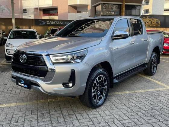 TOYOTA HILUX 2.8 D-4D TURBO DIESEL CD SRV 4X4 AUTOMÁTICO